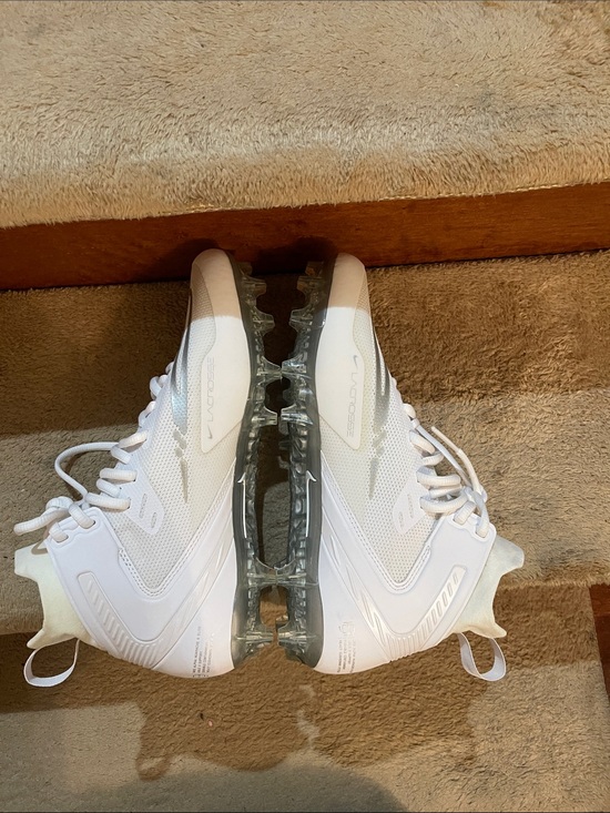 NWOT Nike White Silver Football Cleats - High-Top Spiked Trainers Size 9 main image 10